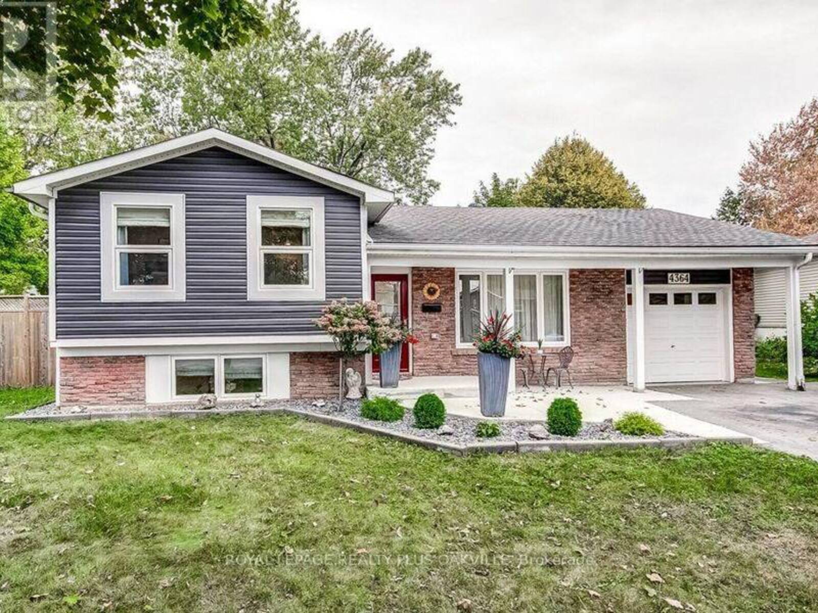 4364 AYR PLACE, Burlington, Ontario L7L 2A2