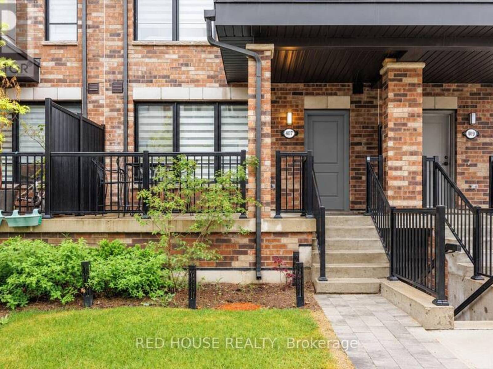 7 - 40 BAYNES WAY, Bradford West Gwillimbury, Ontario L3Z 4M4