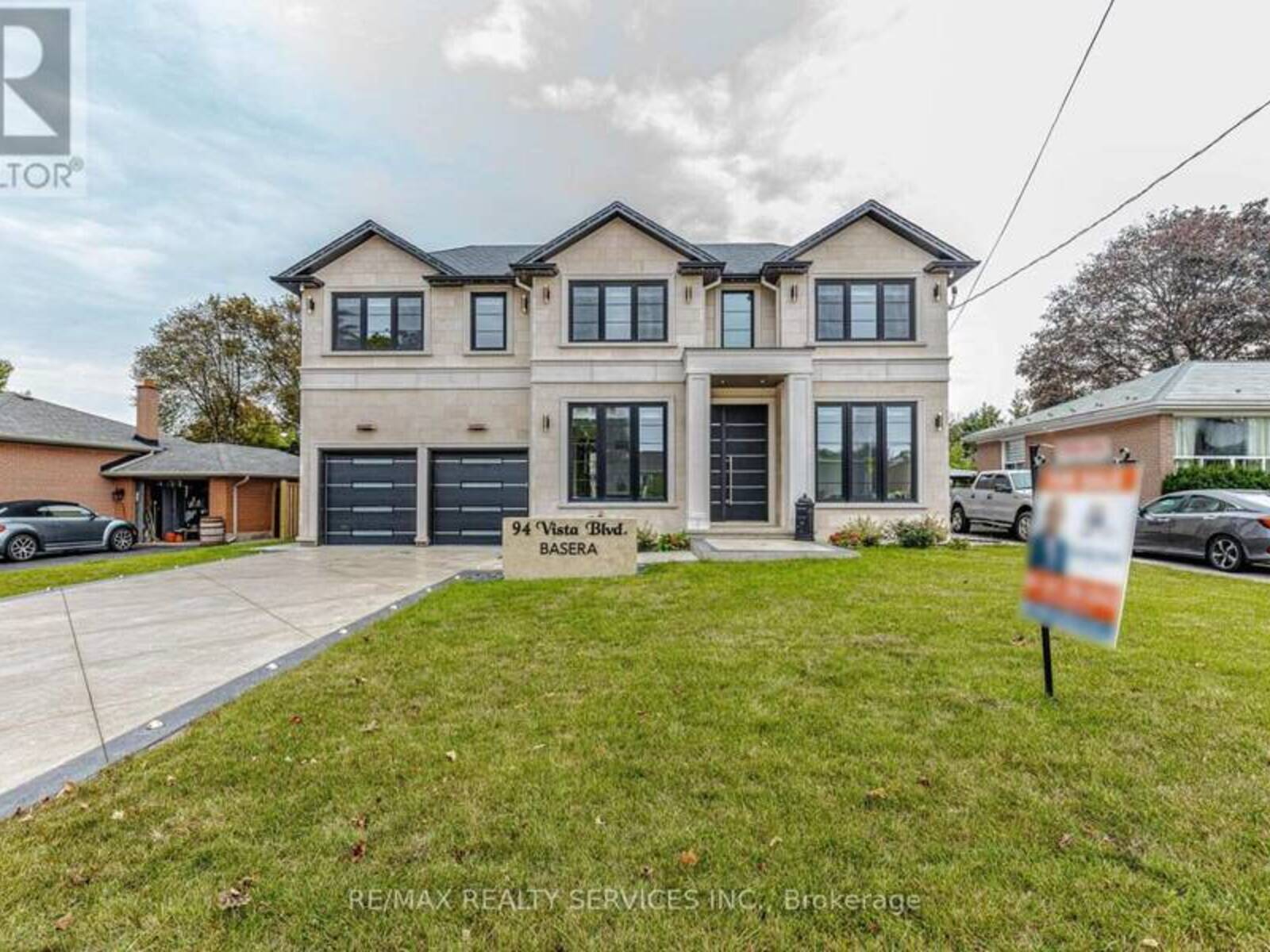 94 VISTA BOULEVARD, Mississauga, Ontario L5M 1V9