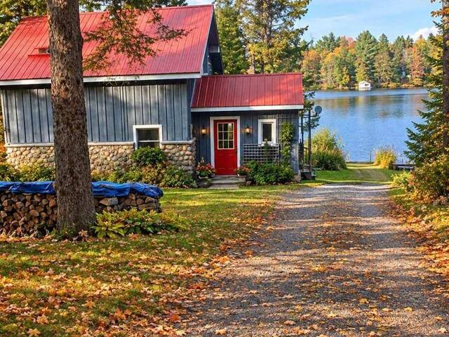 18 AHMIC LAKE ROAD McKellar Ontario, P0A 1A0 - 3 Bedrooms Waterfront Home For sale