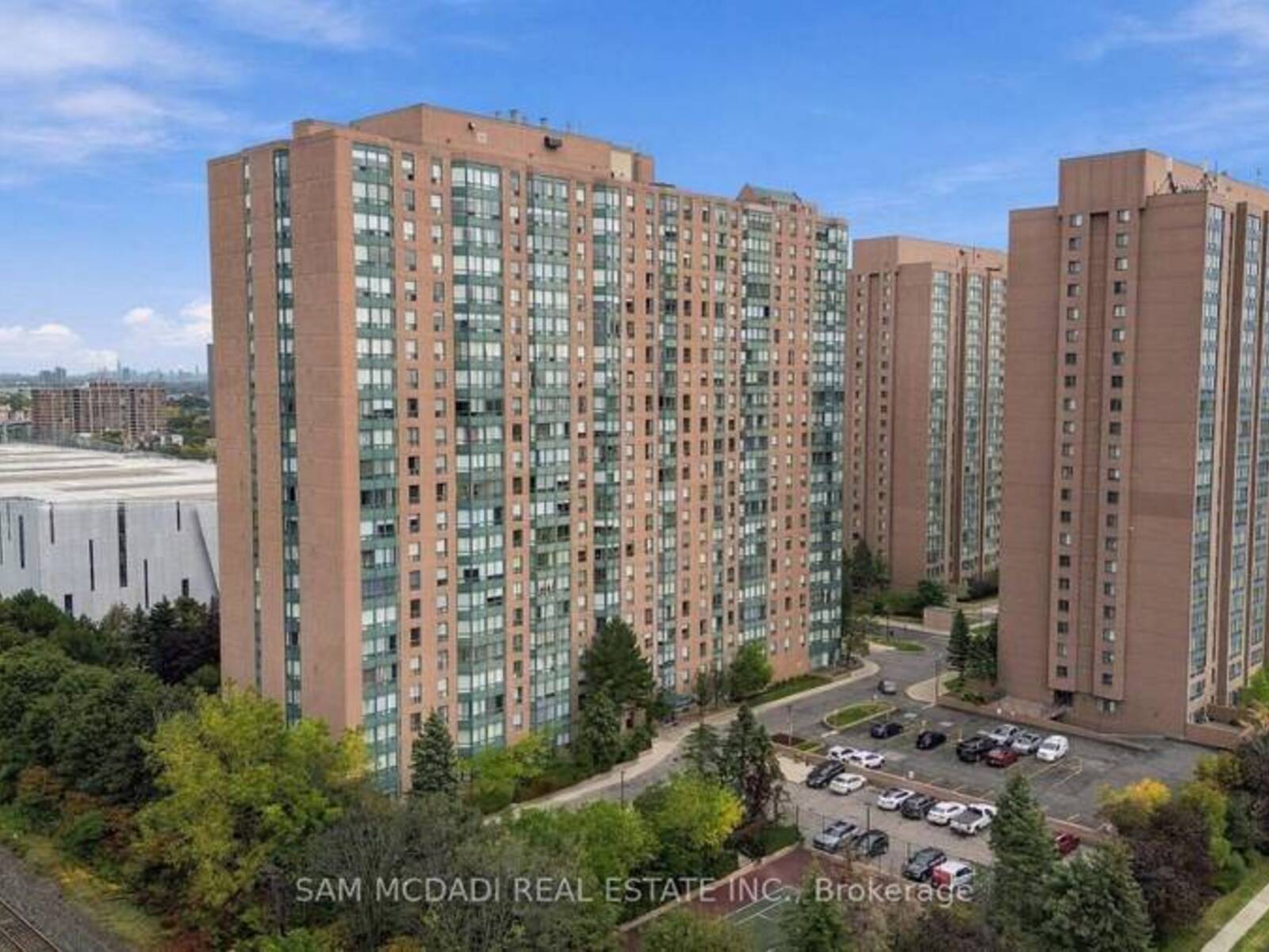 510 - 135 HILLCREST AVENUE, Mississauga, Ontario L5B 4B1