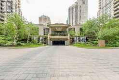 2521 - 3888 DUKE OF YORK BOULEVARD | Mississauga Ontario | Slide Image Two