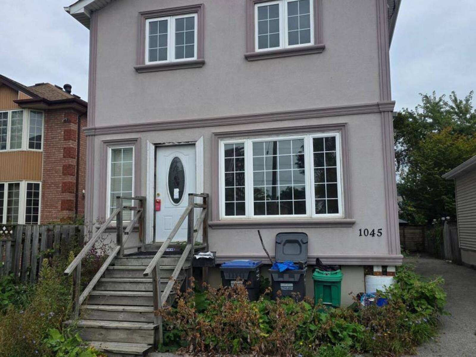 1045 CAWTHRA ROAD, Mississauga, Ontario L5G 4K4