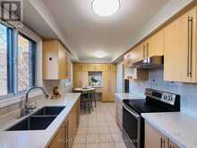 70 SPIRE HILLWAY WAY | Toronto Ontario | Slide Image Eleven
