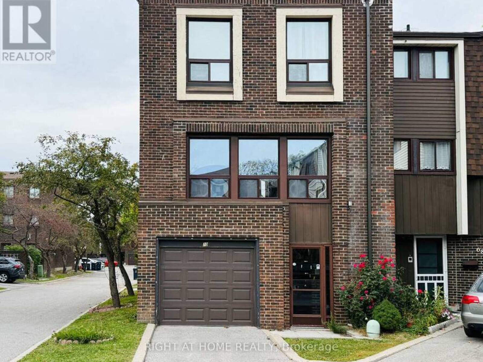 70 SPIRE HILLWAY WAY, Toronto, Ontario M2H 3A4