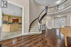 25 BOVAIR TRAIL | Aurora Ontario | Slide Image Nine