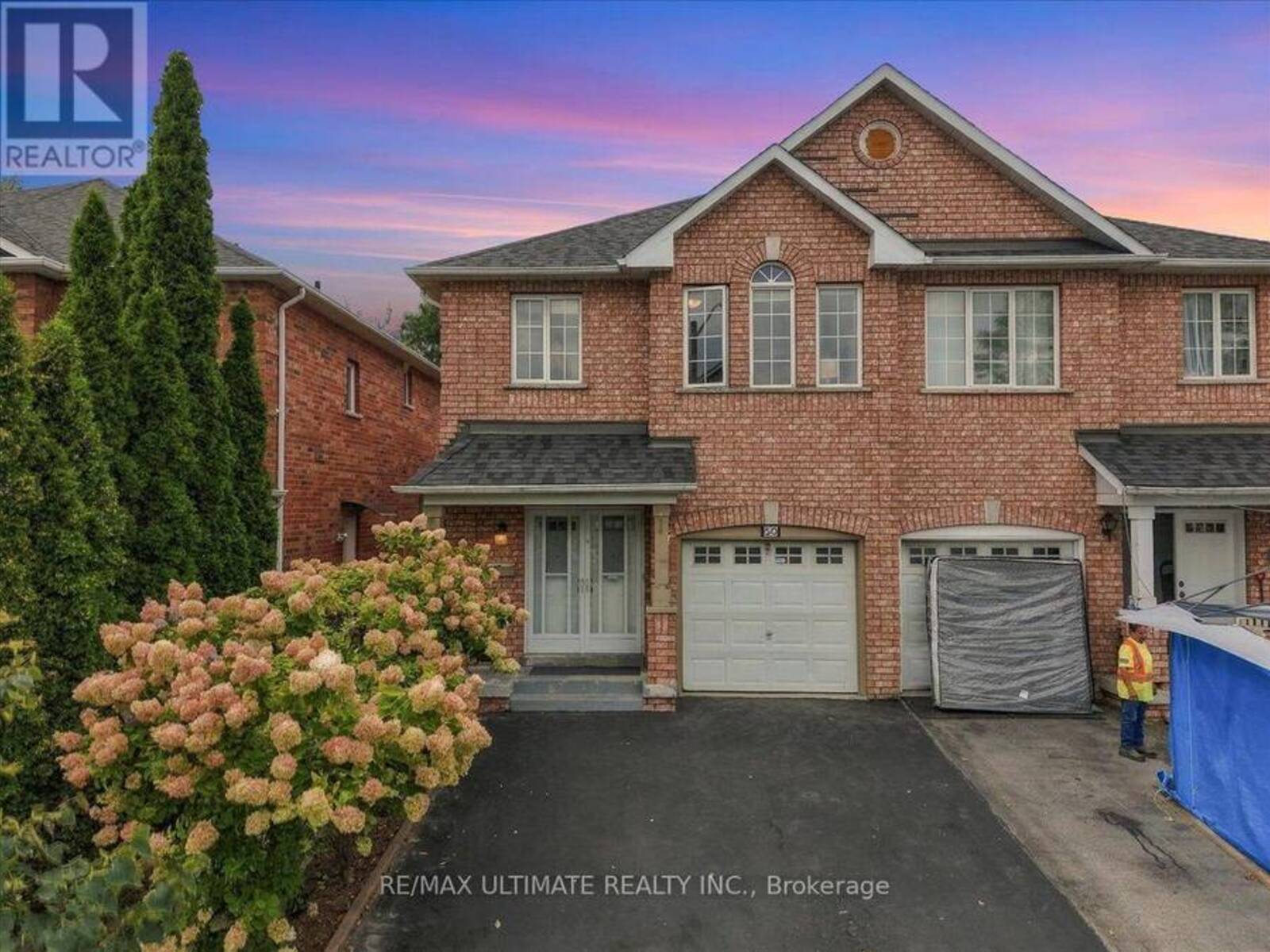 50 SAM FRUSTAGLIO DRIVE, Toronto, Ontario M9N 3Y6