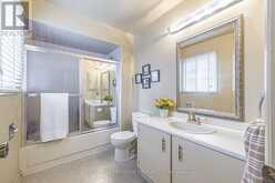 20 SIMMONS CRESCENT | Aurora Ontario | Slide Image Thirteen