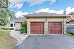 20 SIMMONS CRESCENT | Aurora Ontario | Slide Image One