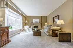 20 SIMMONS CRESCENT | Aurora Ontario | Slide Image Four