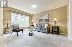 20 SIMMONS CRESCENT | Aurora Ontario | Slide Image Six