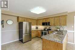 20 SIMMONS CRESCENT | Aurora Ontario | Slide Image Nine