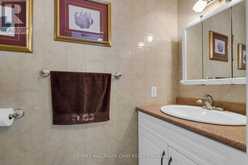 24 WOODLAND CRESCENT | Barrie Ontario | Slide Image Sixteen