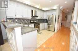 521 NAVIGATOR DRIVE | Mississauga Ontario | Slide Image Eight