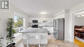 87 PRIMEAU DRIVE | Aurora Ontario | Slide Image Eight