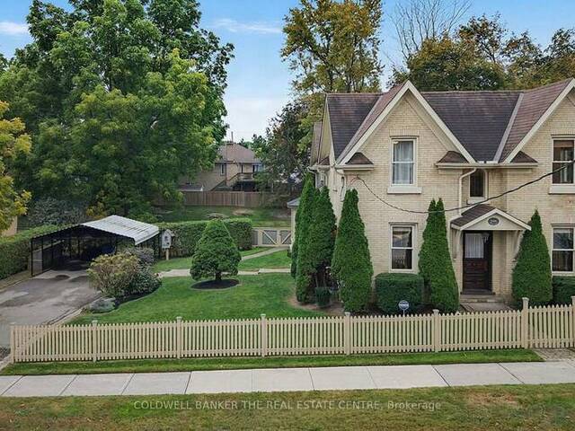 296 EAGLE STREET Newmarket Ontario, L3Y 1K1 - 3 Bedrooms Home For Sale
