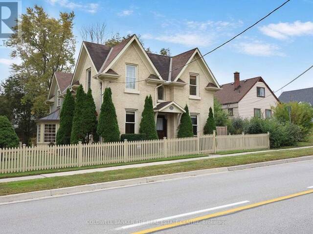 296 EAGLE STREET Newmarket Ontario, L3Y 1K1 - 3 Bedrooms Home For Sale