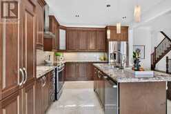 75 ESTRELLA CRESCENT | Richmond Hill Ontario | Slide Image Six