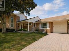 9 BABINGTON COURT Toronto Ontario, M9A 1J7