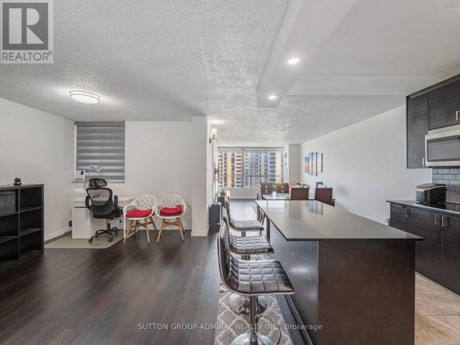 1811 - 10 MARTHA EATON WAY, Toronto, Ontario M6M 5B3