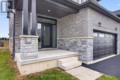 68 DAVIDSON DRIVE W | Stratford Ontario | Slide Image Four