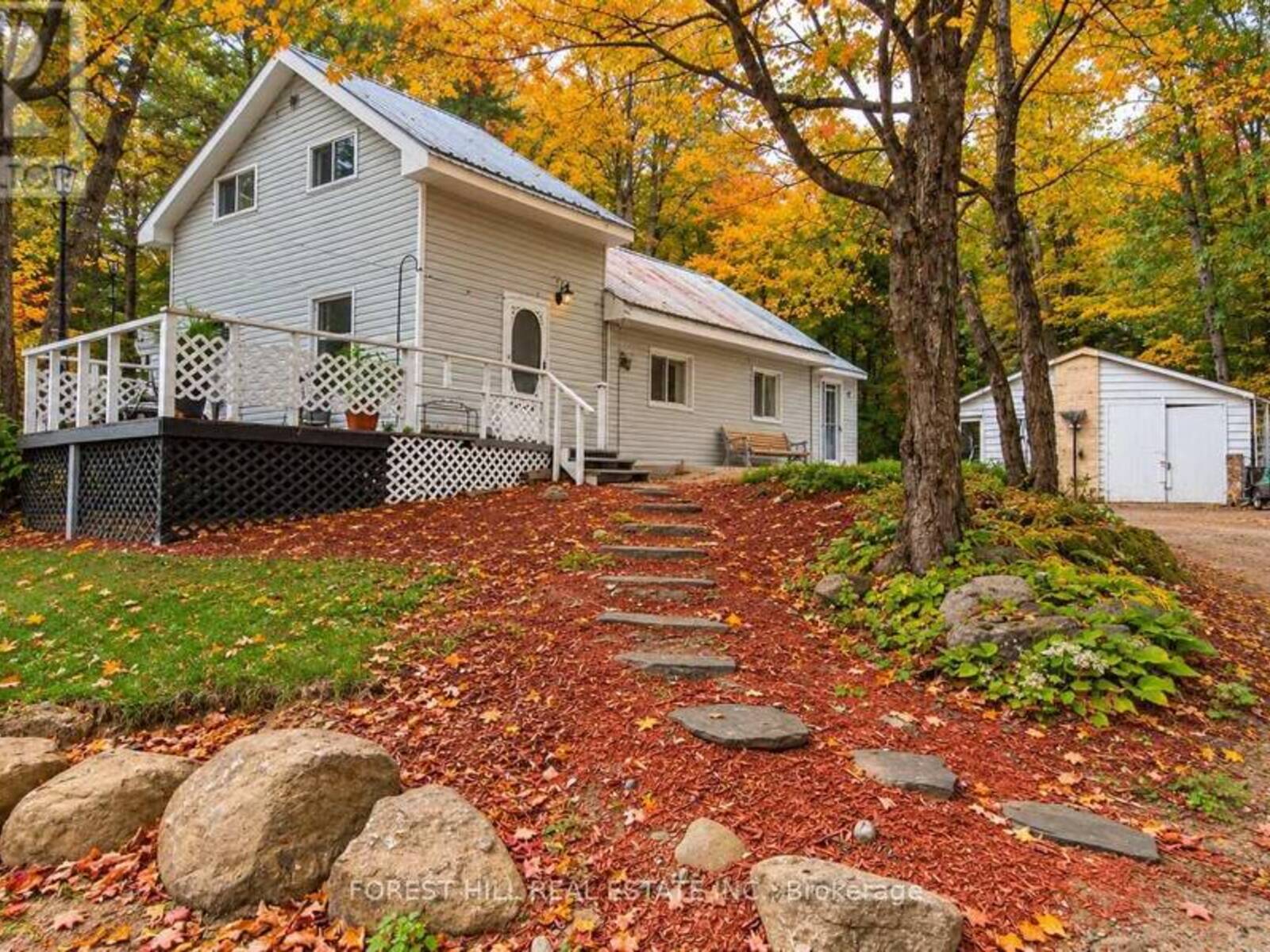 240 BRITANNIA ROAD, Huntsville, Ontario P1H 2J3