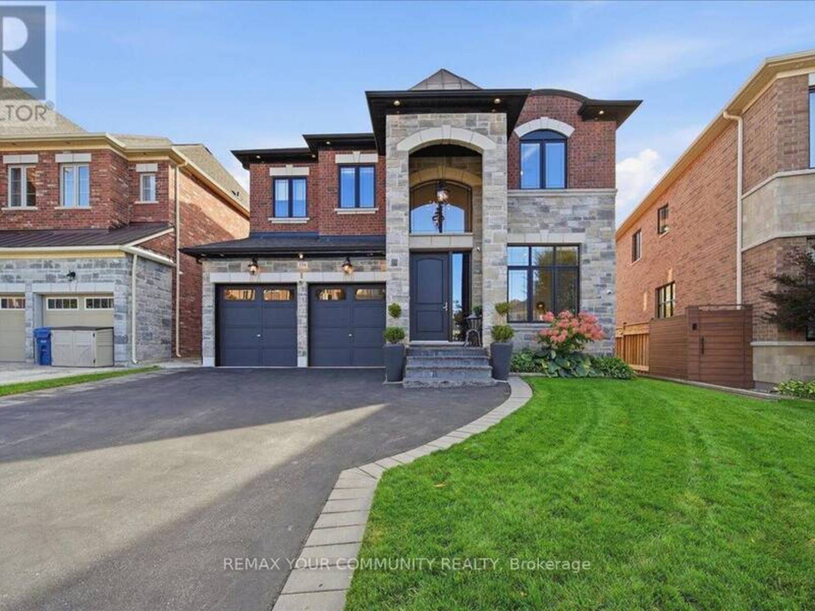 116 CRANE STREET, Aurora, Ontario L4G 1C9