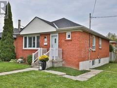 17 LONEY AVENUE Toronto Ontario, M3L 1G4