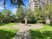 923 - 3888 DUKE OF YORK BOULEVARD | Mississauga Ontario | Slide Image Thirty-five