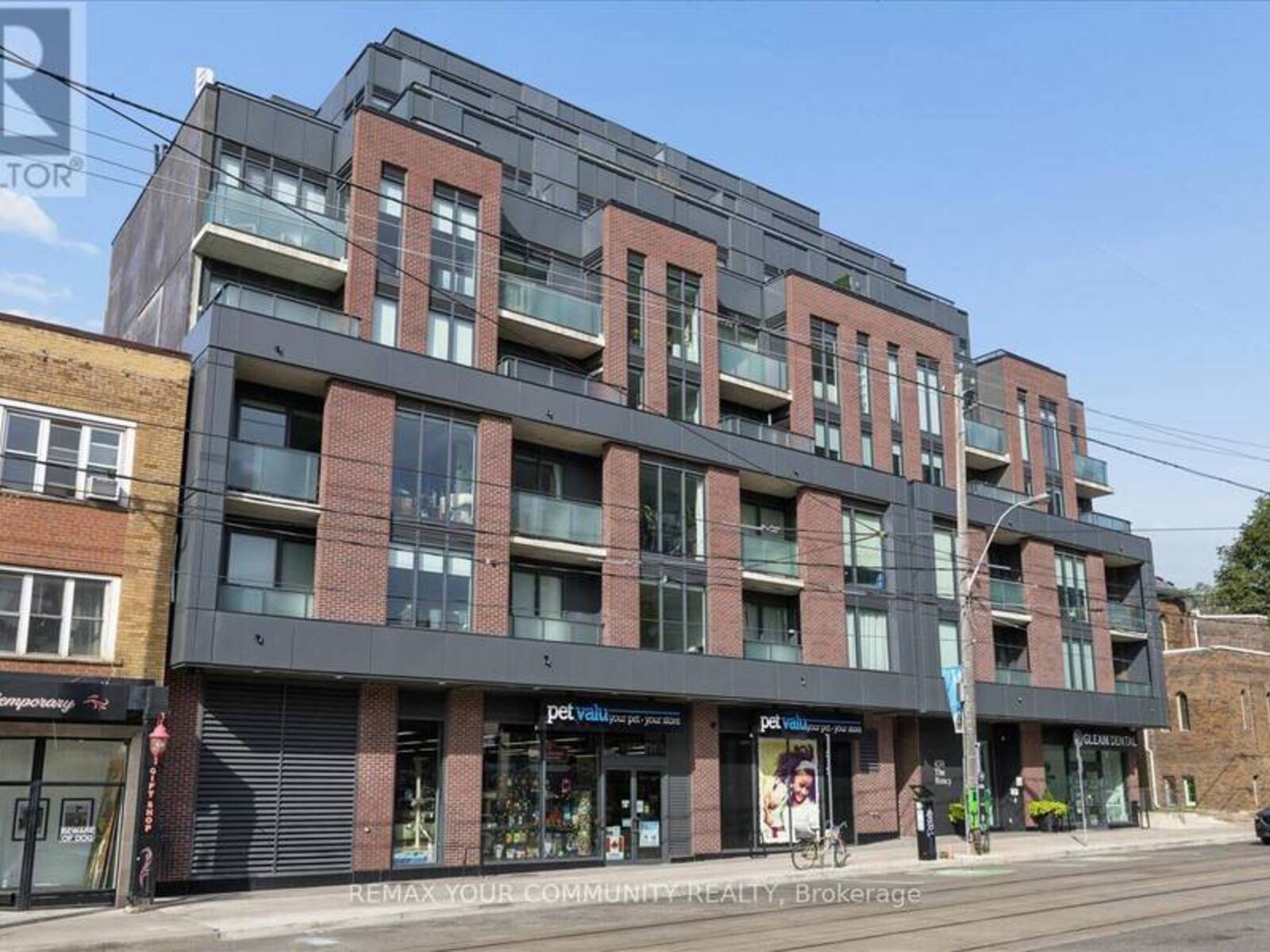 404 - 430 RONCESVALLES AVENUE, Toronto, Ontario M6R 0A6