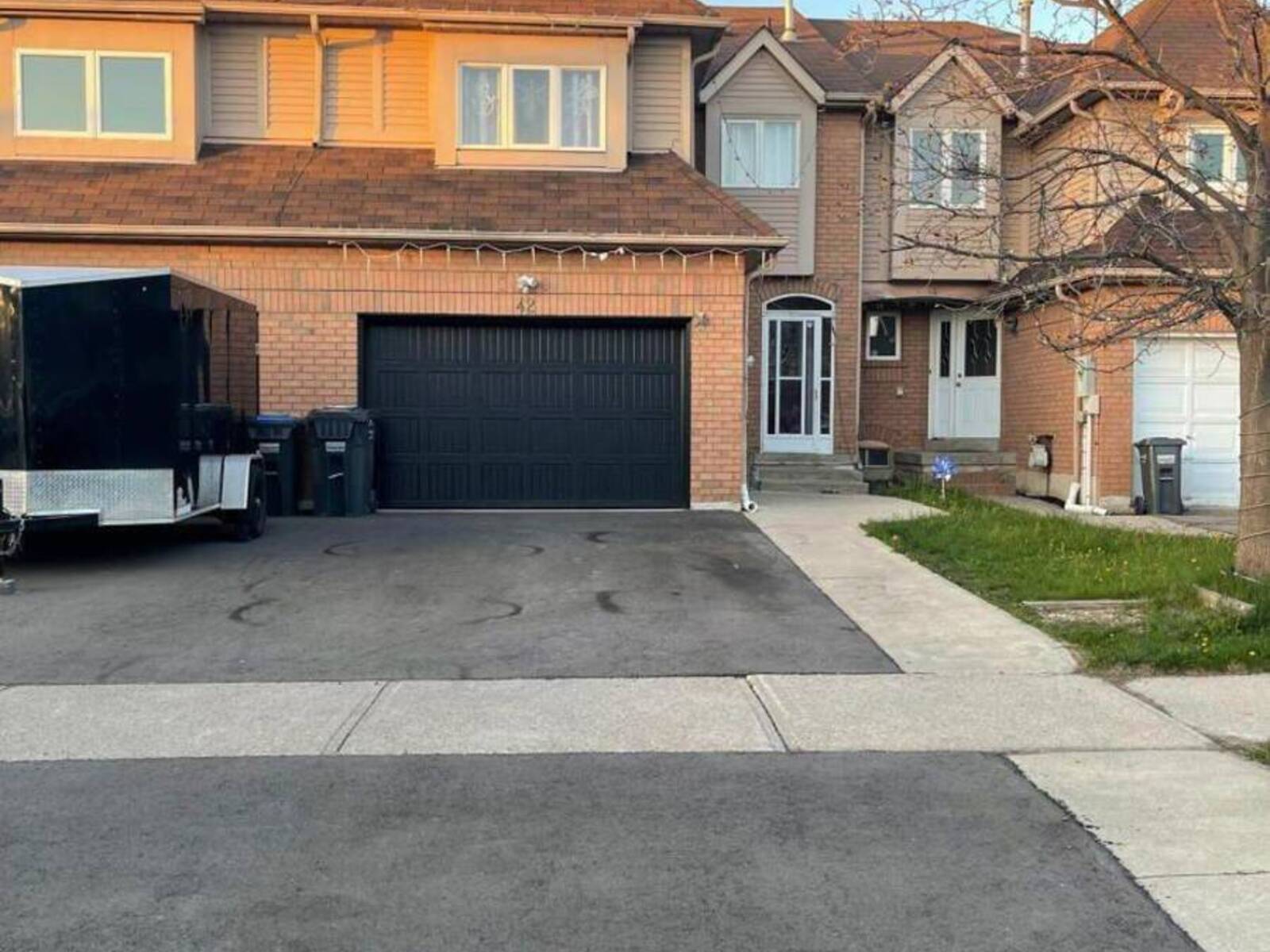 42 WOOLISTON CRESCENT, Brampton, Ontario L6Y 4J5