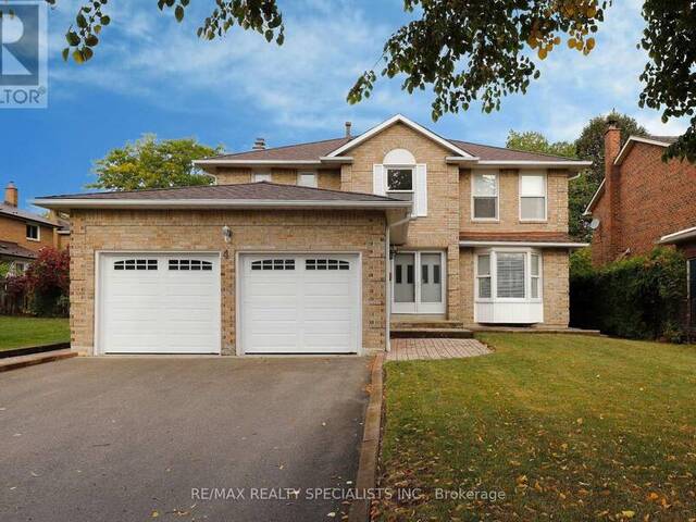 4 MOWAT COURT Brampton Ontario, L6Z 3E6 - 4 Bedrooms Home For Sale