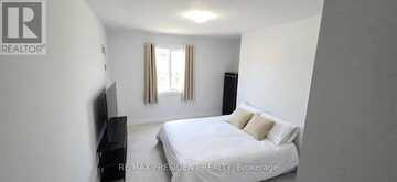 94 BUTLER BOULEVARD | Lindsay Ontario | Slide Image Nine