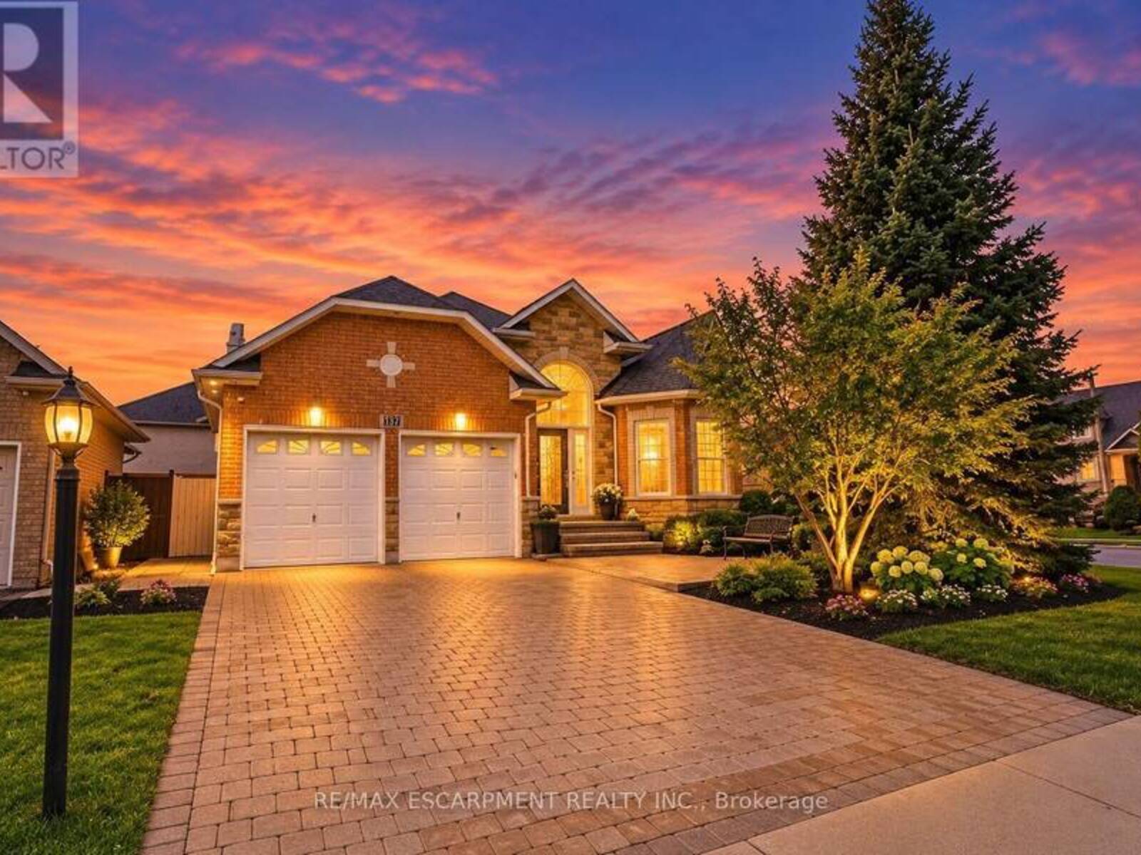 137 PINEHILL DRIVE, Hamilton, Ontario L0R 1P0