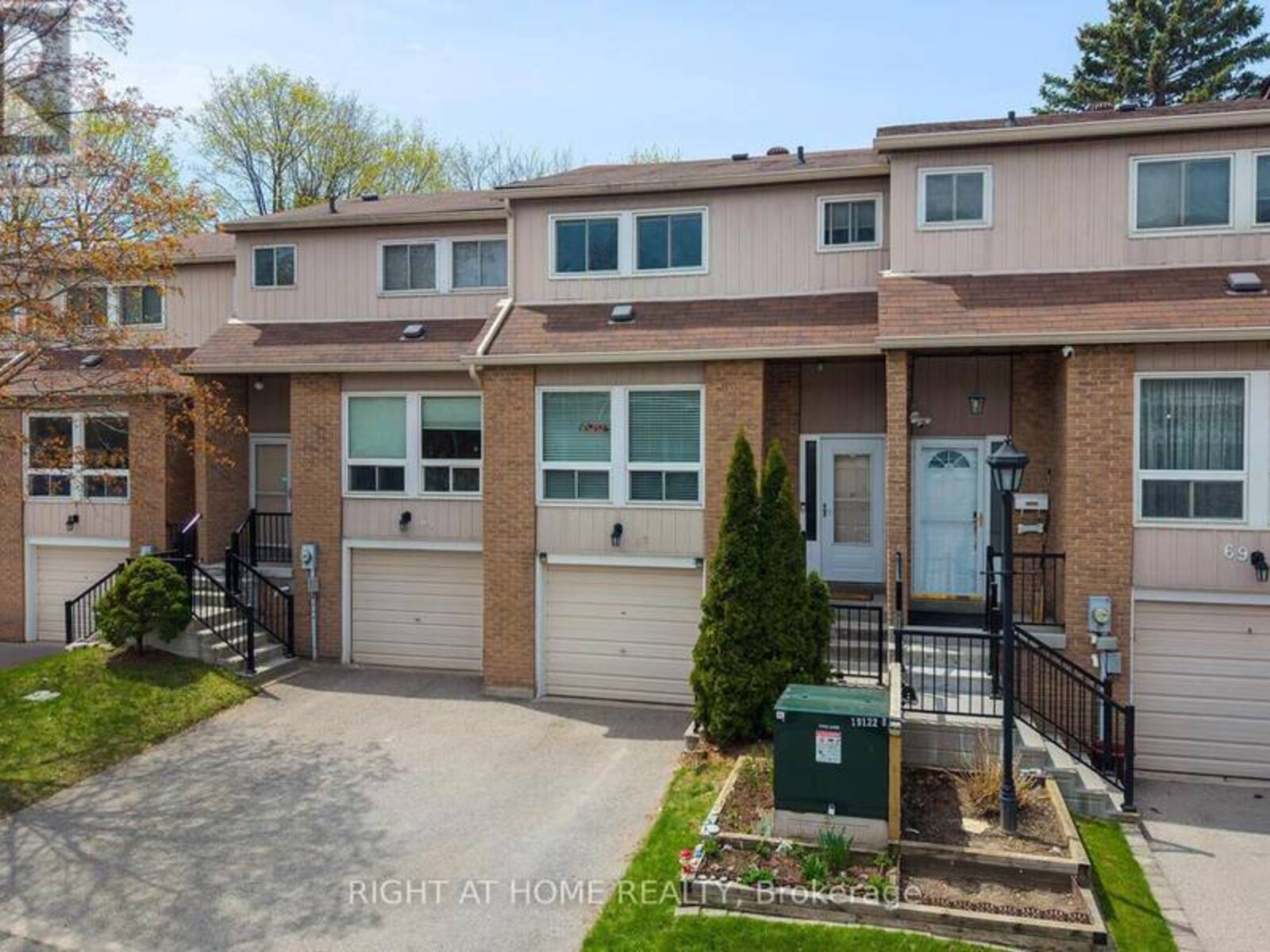 67 WILLOWS LANE, Ajax, Ontario L1S 6E7