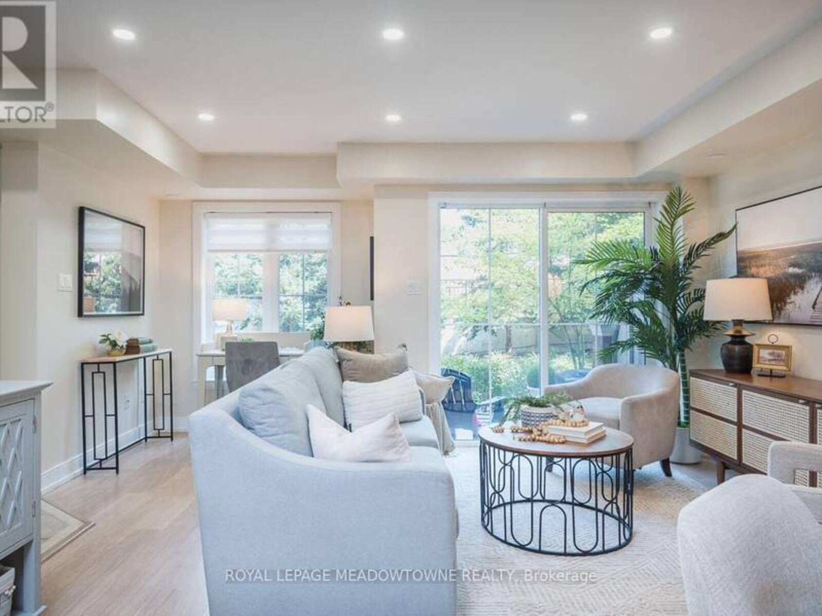 15 - 2563 SIXTH LINE, Oakville, Ontario L6H 0H7