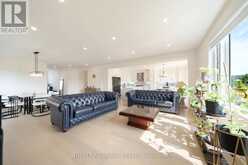 34 HAMPSHIRE PLACE | Hamilton Ontario | Slide Image Nine
