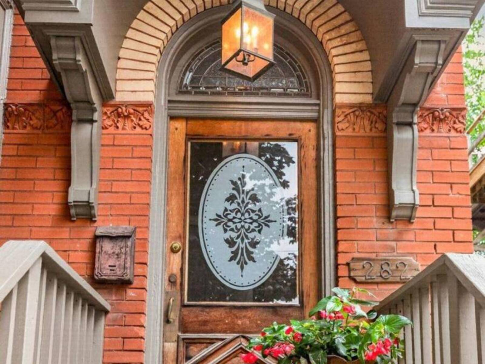 282 HESS STREET S, Hamilton, Ontario L8P 3P7