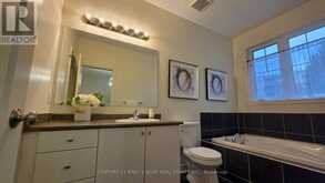 360 WILLIAM GRAHAM DRIVE | Aurora Ontario | Slide Image Eighteen