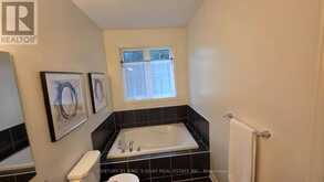360 WILLIAM GRAHAM DRIVE | Aurora Ontario | Slide Image Nineteen