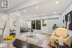 32 - 1 WOOTTEN WAY S | Markham Ontario | Slide Image Nine