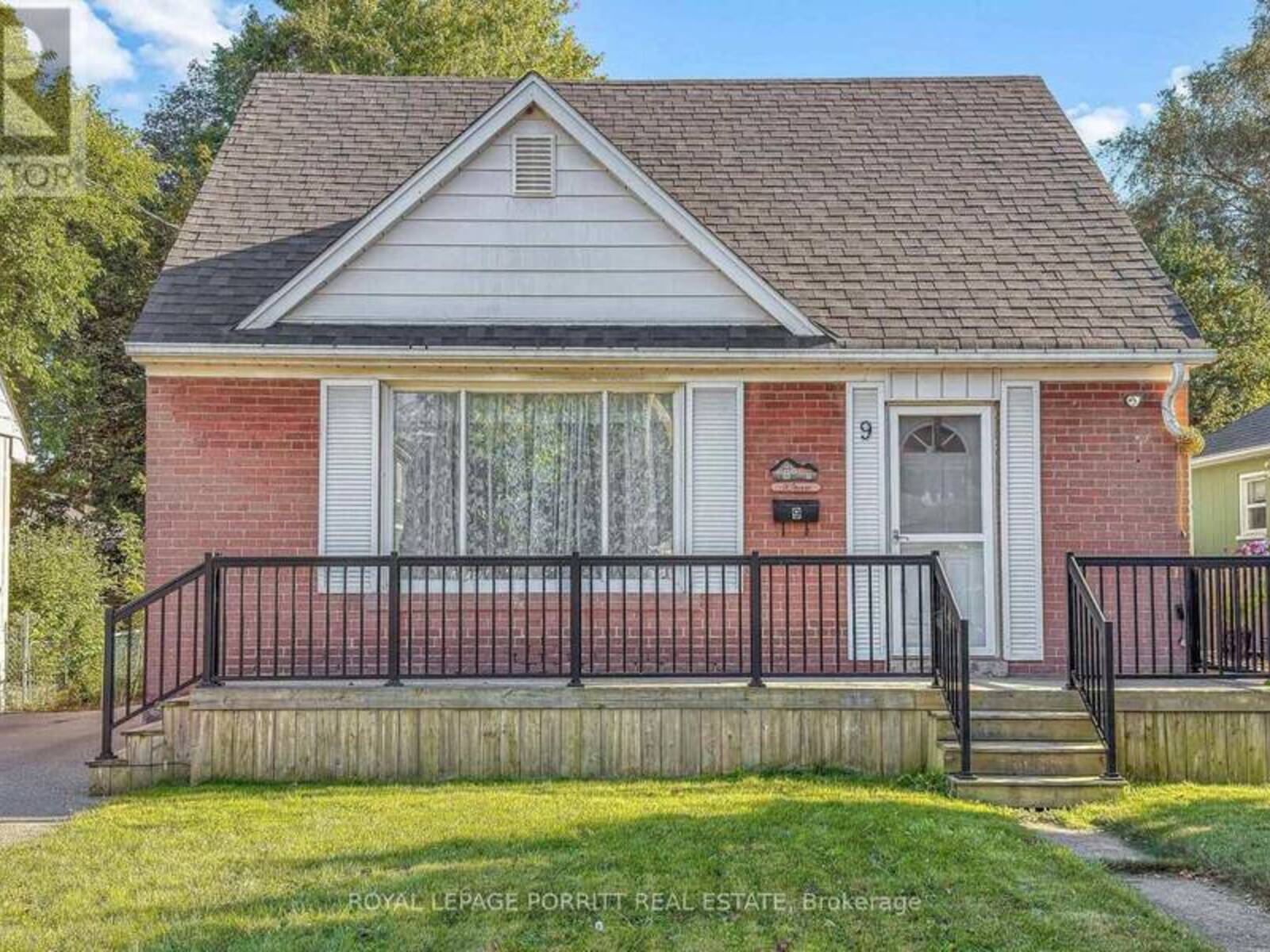9 PUTNEY ROAD, Toronto, Ontario M8W 2K6