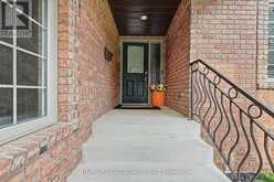8 GARDEN PATH | Chatham Ontario | Slide Image Five