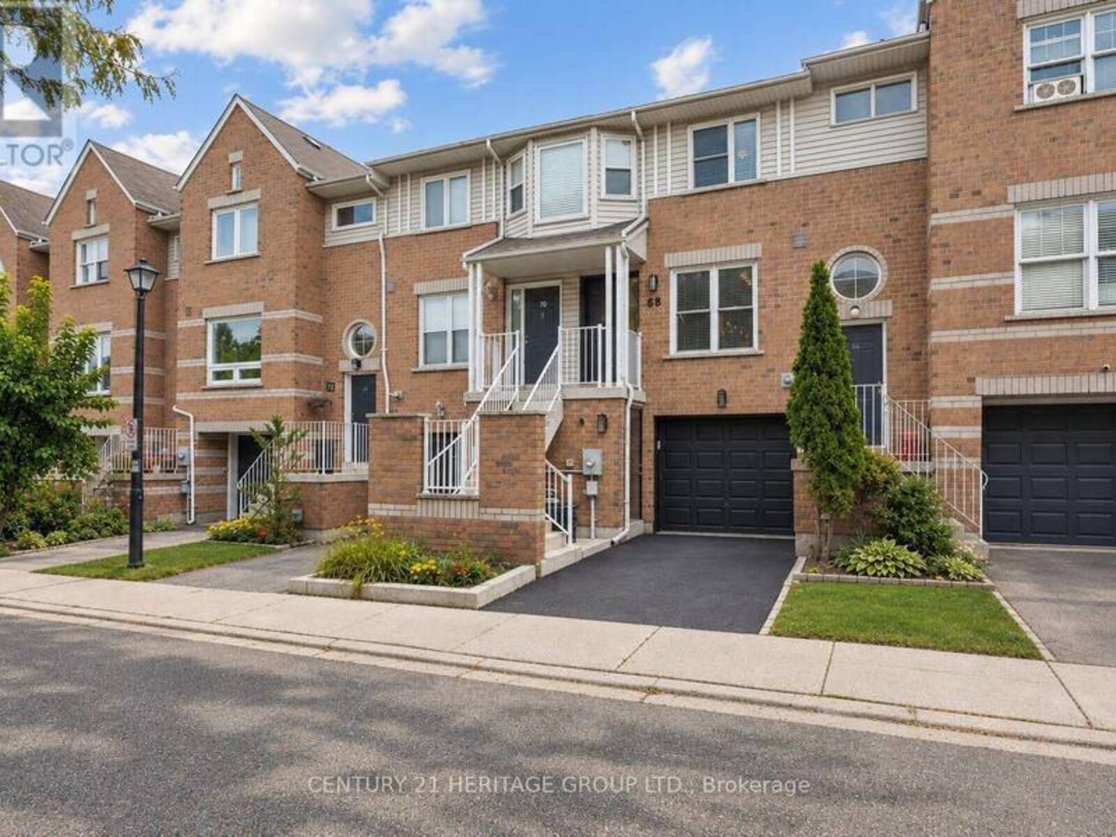 68 BRANDY LANE WAY, Newmarket, Ontario L3Y 8P7
