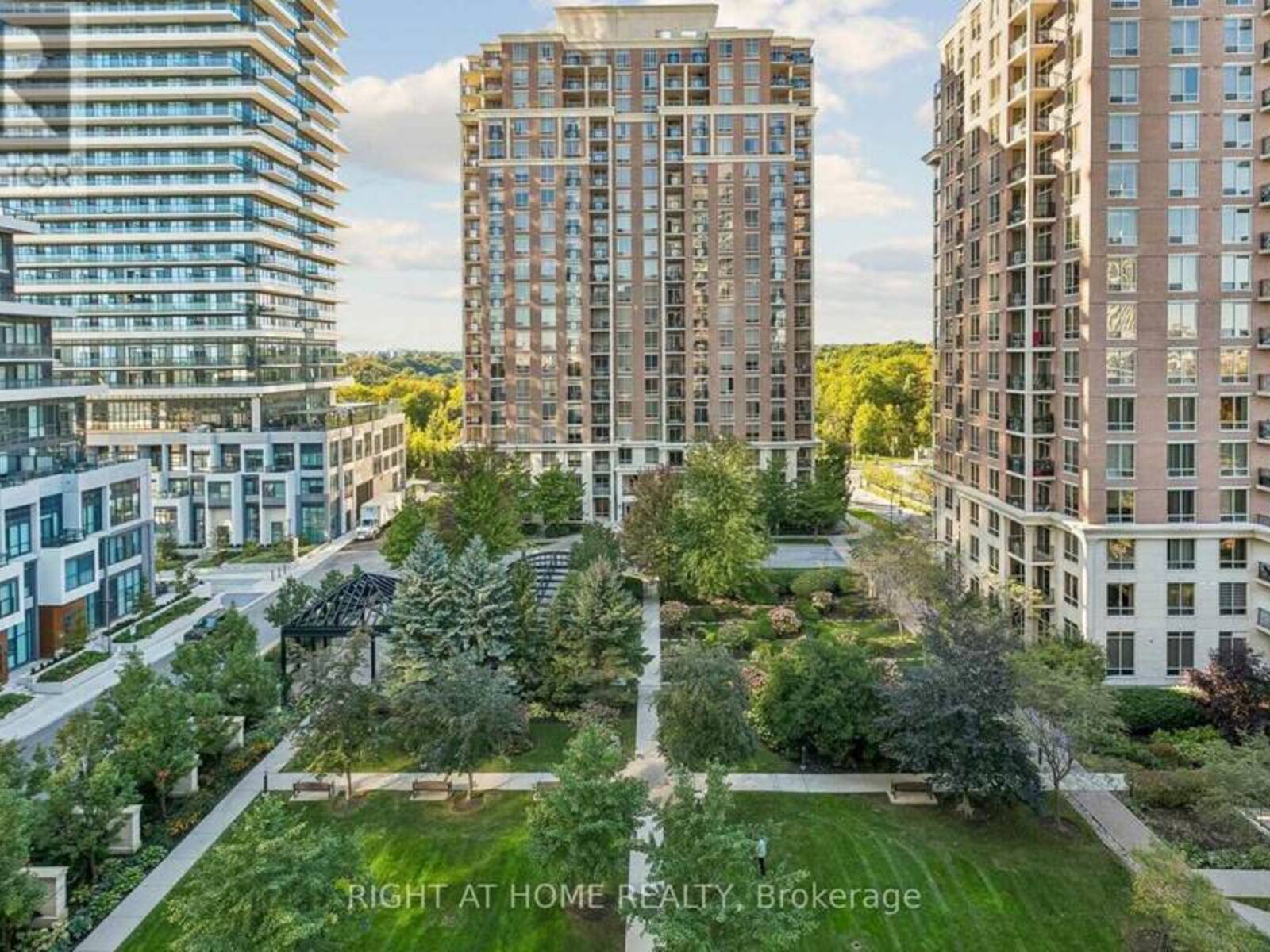 805 - 1103 LESLIE STREET, Toronto, Ontario M3C 4G8