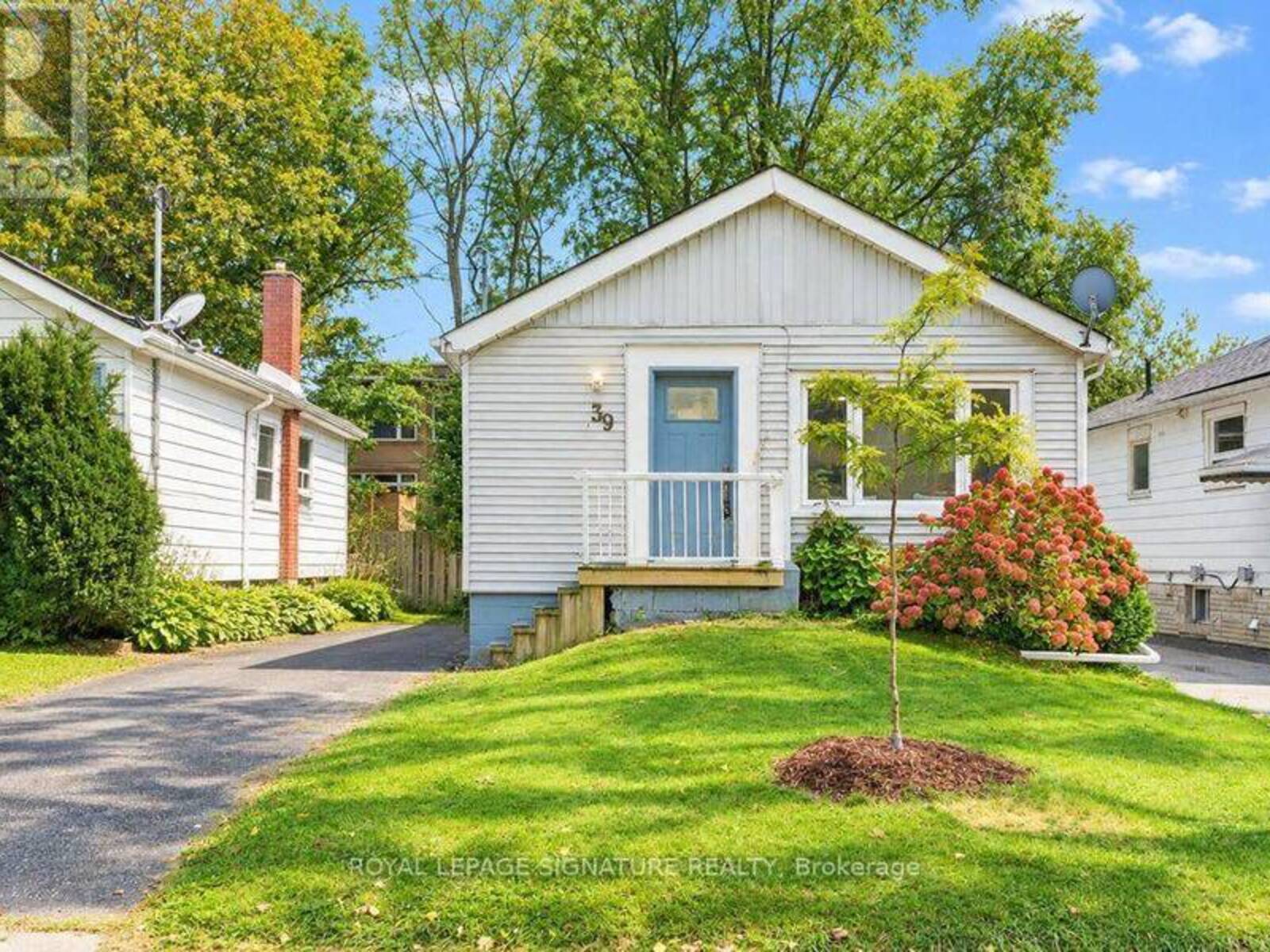 39 RHYDWEN AVENUE, Toronto, Ontario M1N 2E2