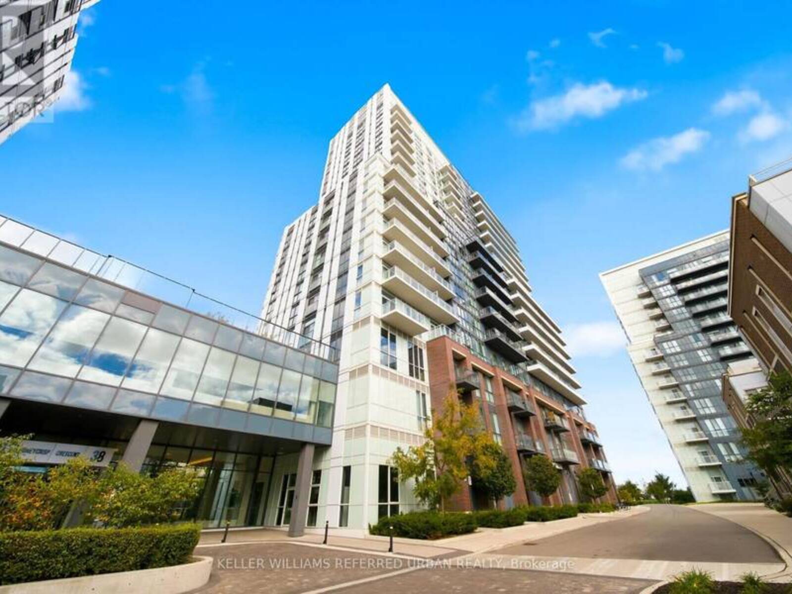 706 - 38 HONEYCRISP CRESCENT, Vaughan, Ontario L4K 0M8