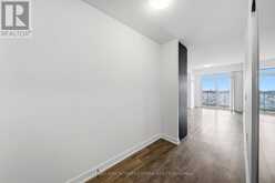 907 - 10 HONEYCRISP CRESCENT | Vaughan Ontario | Slide Image Eight