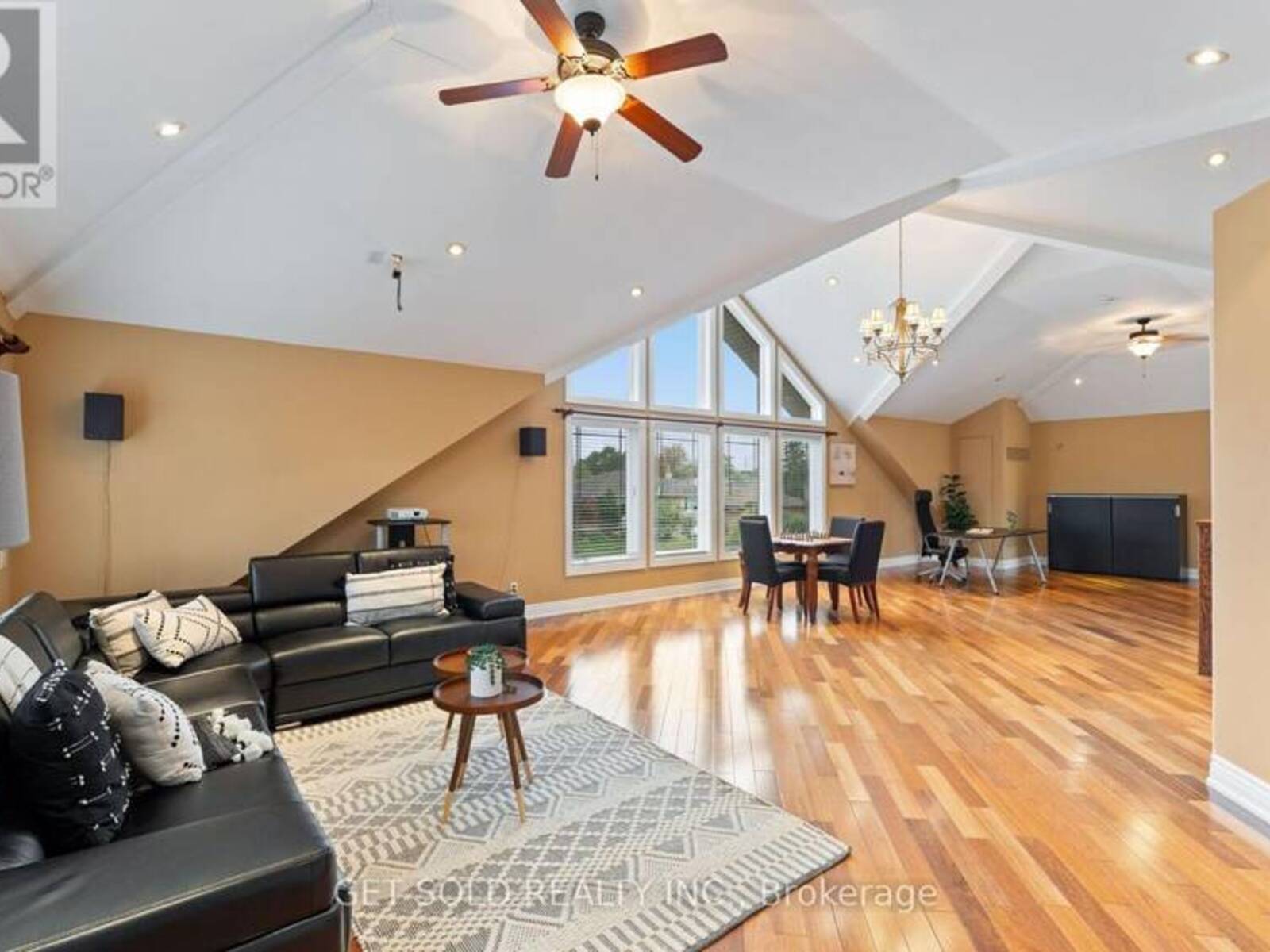 19 FELLER ROAD, Toronto, Ontario M9R 3R9