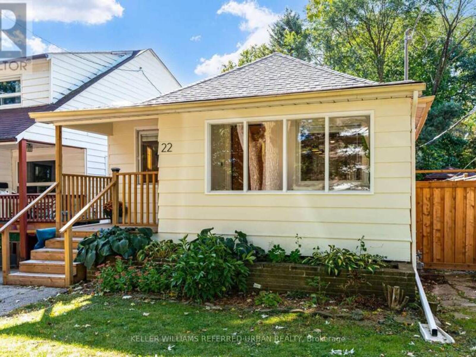 22 LONG BRANCH AVENUE, Toronto, Ontario M8W 3H6